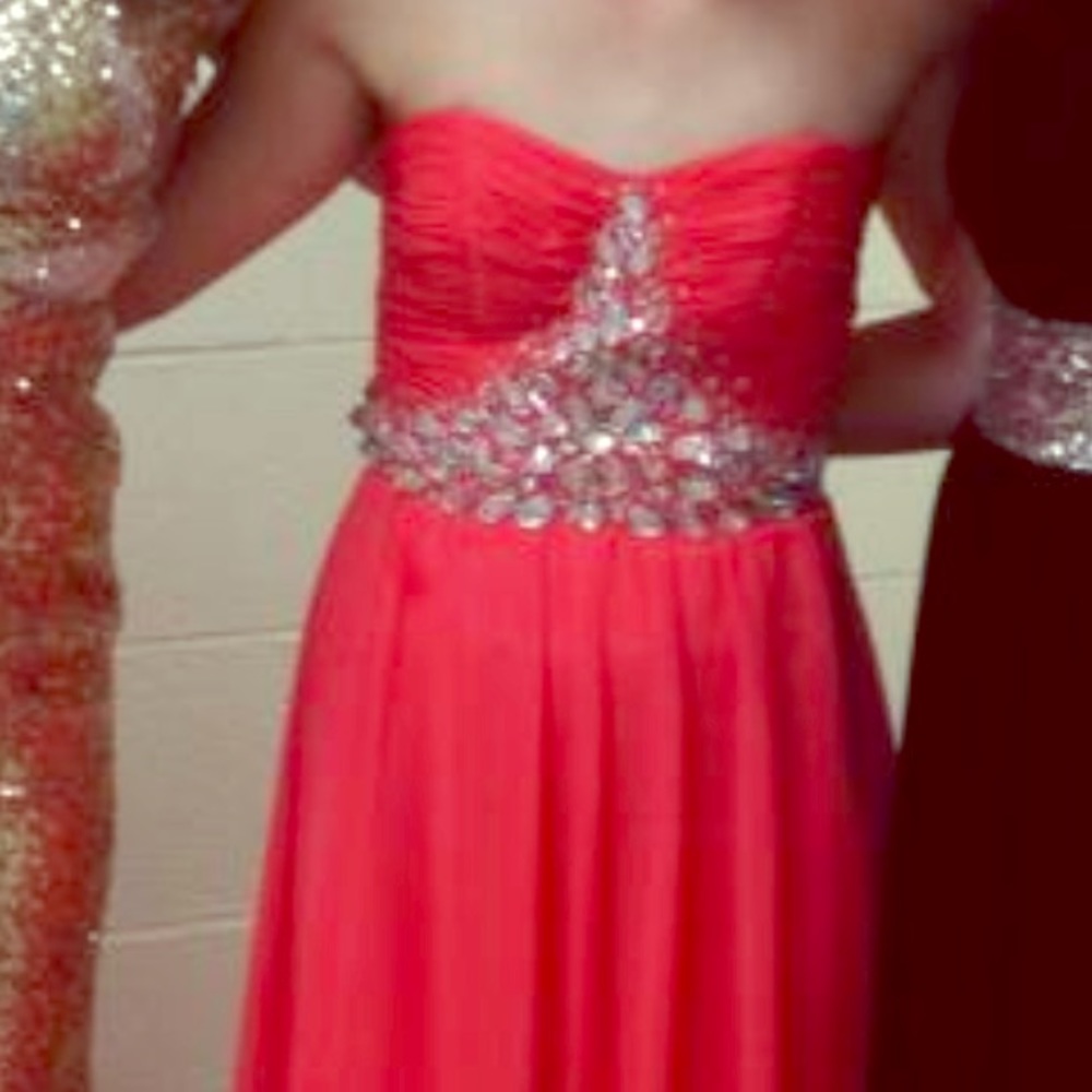Coral/pink prom dress